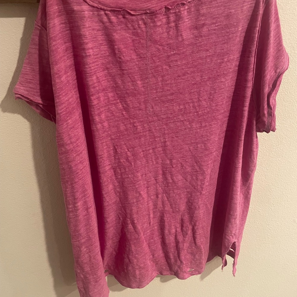 We The Free Bright Pink V-Neck Short Sleeve Tee Size‎ Large - Picture 4 of 6